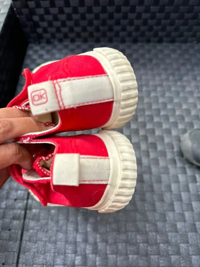 Basket rouge gomme crème okaidi taille 30 - Okaïdi | Beebs