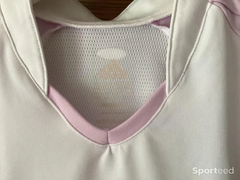 Haut Adidas fille (152/158) d'occasion Ajouté le : 21/05/2024